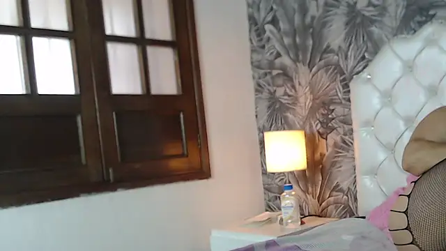 ViviJones online show from April 8, 8:11 pm