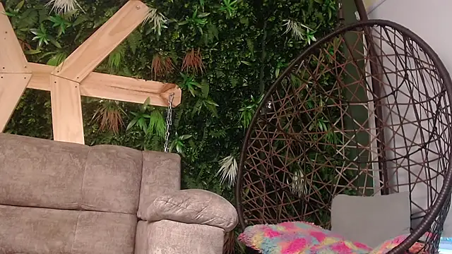 Milan Moon online show from April 15, 7:58 pm