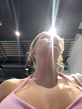 Girl-Mia online show from May 27, 5:48 am
