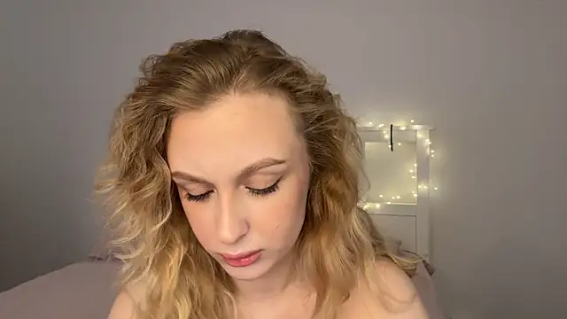 ReginaJoyy online show from April 17, 5:20 am