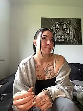 zoeelinks online show from April 17, 9:44 am