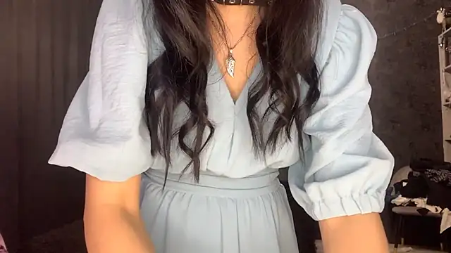 EmilyEmbears online show from April 9, 5:43 am