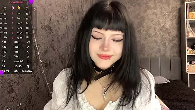 EmilyEmbears online show from June 9, 4:56 am