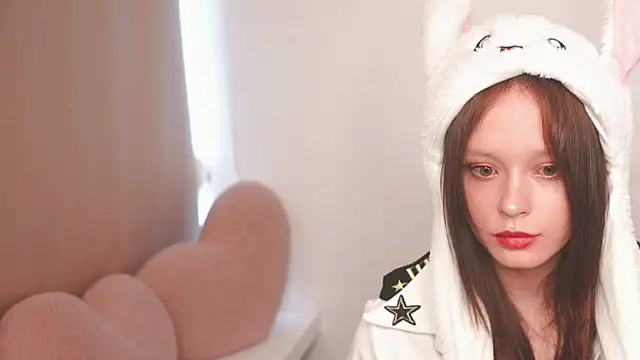 StaceyUrabe online show from April 9, 9:48 am