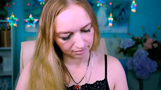 MiaHarrison  online show from April 7, 9:00 am