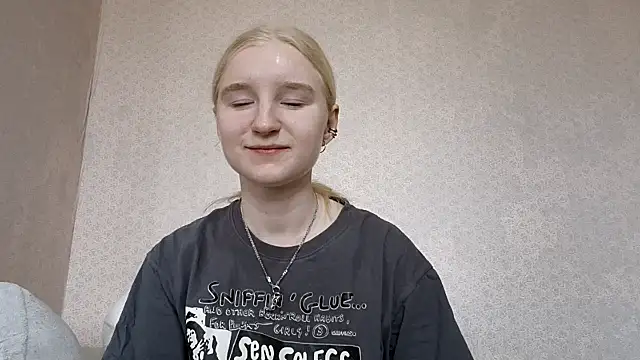 ForwentSeat online show from April 7, 7:10 am