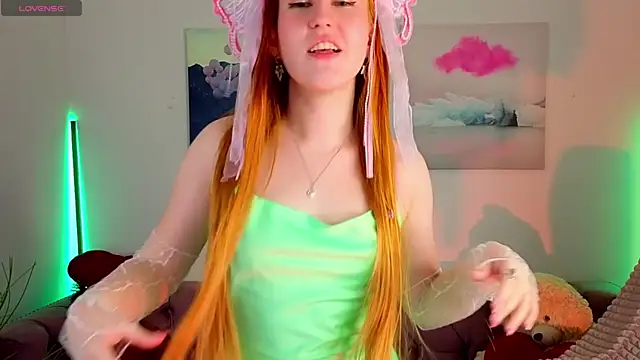 EvaBellea online show from May 24, 1:32 pm