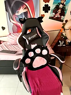 zaraywhitmore online show from April 9, 6:24 pm