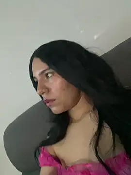 IsabelaRivers online show from May 1, 3:32 am