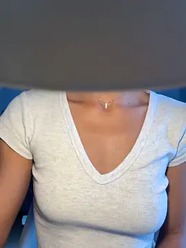 latinacaro- online show from May 10, 7:32 am