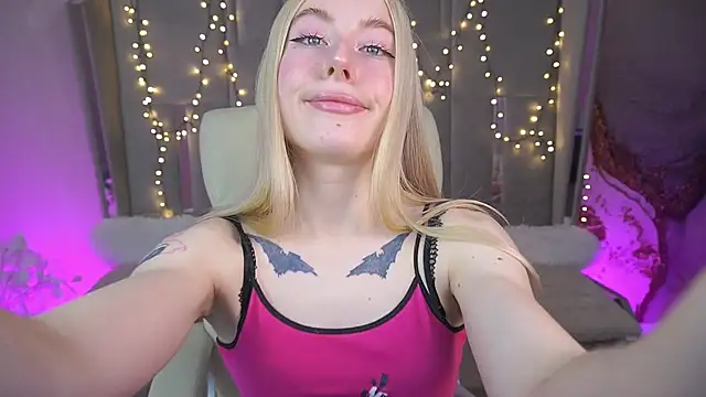 MelaniiePlay online show from May 21, 1:31 pm