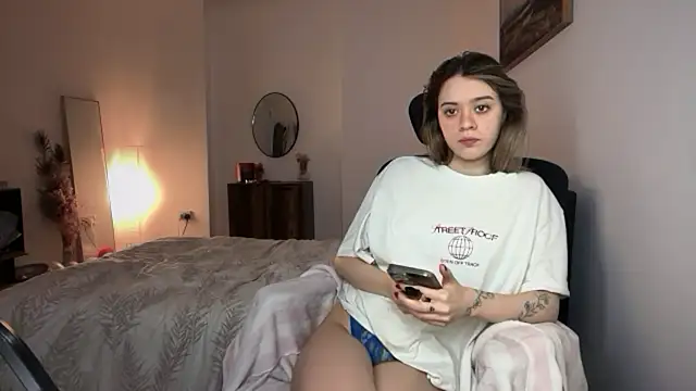 YasminLace online show from May 14, 8:47 pm