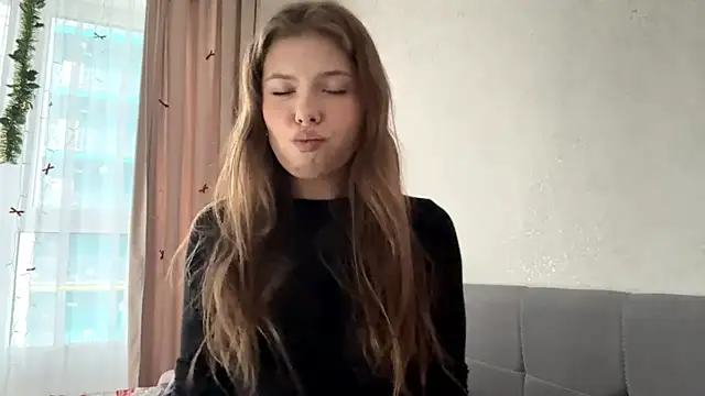 EvePerrigan online show from April 10, 1:39 pm