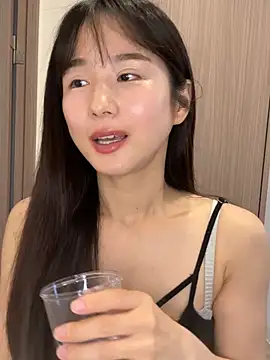Hinako 0012 online show from May 27, 4:20 am