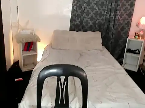 xCandy Hotgirlx online show from May 7, 7:01 am
