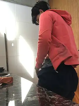 Laacoluu online show from April 9, 1:49 pm