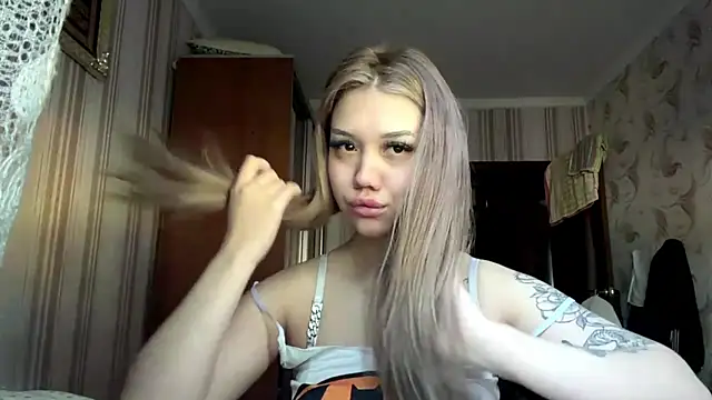 Angel babygirI18 online show from May 20, 4:09 am