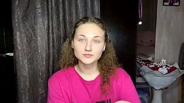 SophieNiktashu online show from April 5, 12:15 pm