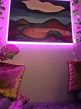 ItsAuroraBorealis online show from June 11, 11:56 pm