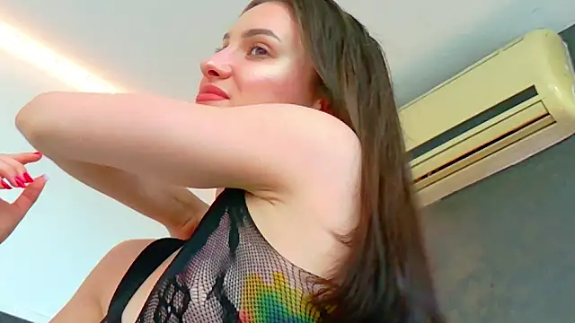 Amira a online show from June 25, 4:45 am