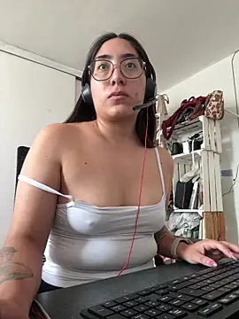 vampiralatina online show from April 27, 7:11 pm
