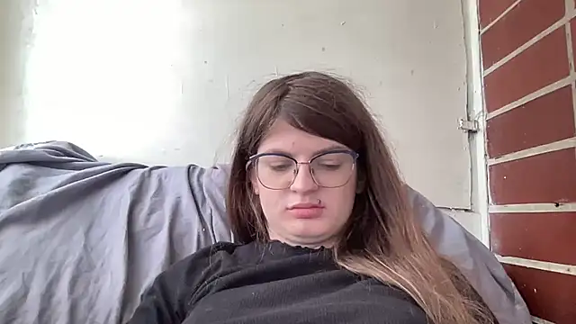 AmilenHot online show from April 8, 8:49 am