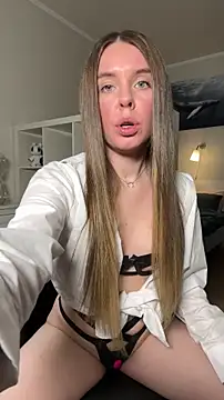 alicemodel online show from April 9, 4:12 pm