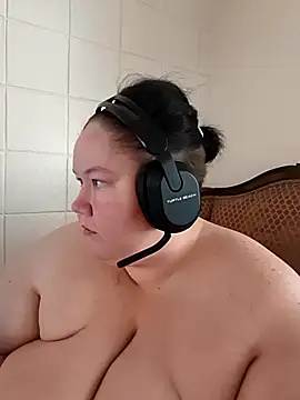 hisalphaqueen27 online show from May 8, 9:38 pm