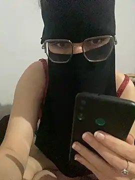 Riham ri online show from April 10, 2:01 pm