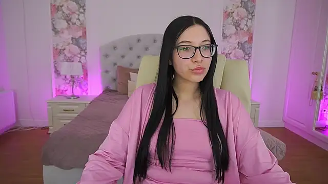 SsoftAura online show from April 7, 7:49 pm