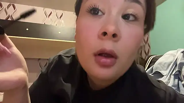 MarcieAdjei online show from April 8, 4:09 pm