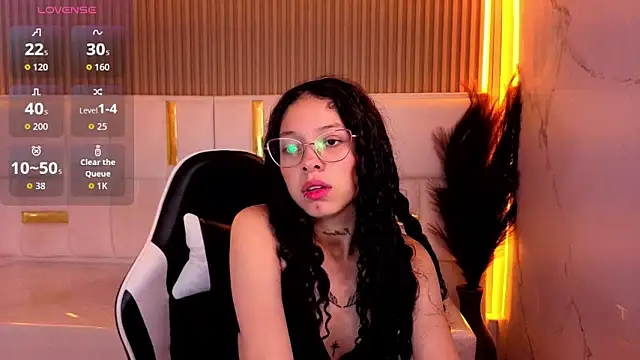 violetatp online show from April 11, 12:31 pm