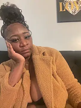 amberchill26 online show from April 23, 2:30 pm