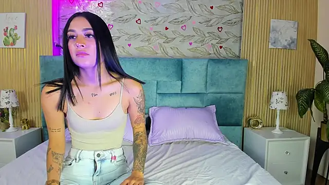 ZoeWillins online show from April 9, 8:47 pm