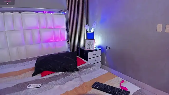 ROSELEI  online show from April 8, 12:40 pm