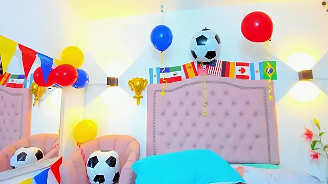 Molyrestrepo online show from June 10, 8:29 pm