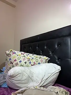 Blacktourmalinee online show from May 3, 3:26 pm