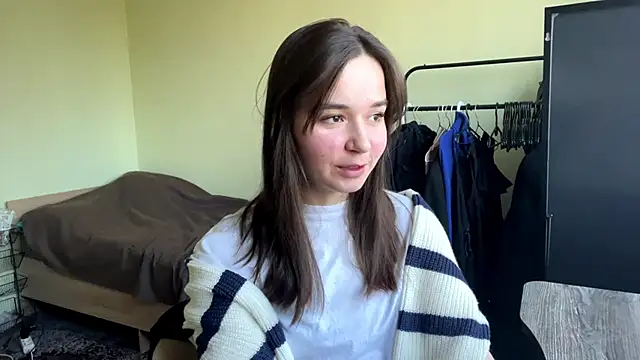 AngelTempt online show from April 10, 1:17 pm