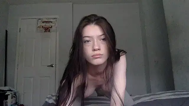 Munchkinbaby72318 online show from April 23, 6:10 pm