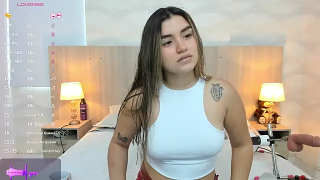 skinny laura online show from May 22, 11:30 am