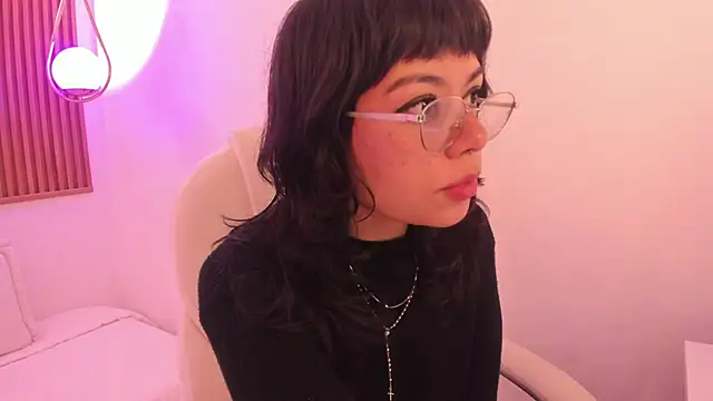 ghostmila online show from April 11, 3:45 am