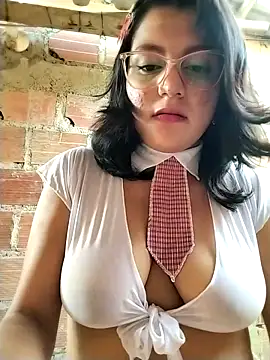 sienna elara online show from June 26, 11:22 am