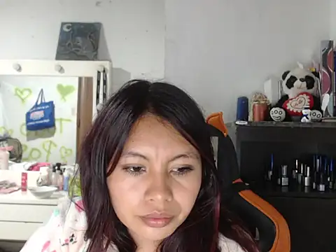 dulcemaria1918 online show from April 14, 3:50 am