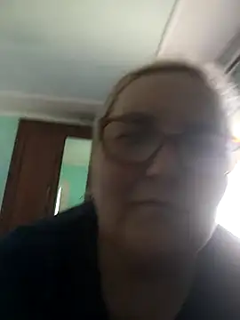 AureliaSky598 online show from May 15, 10:51 am