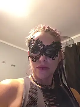 MistressSolena online show from June 19, 5:11 am