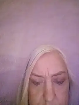 Julia20X online show from May 24, 4:39 pm