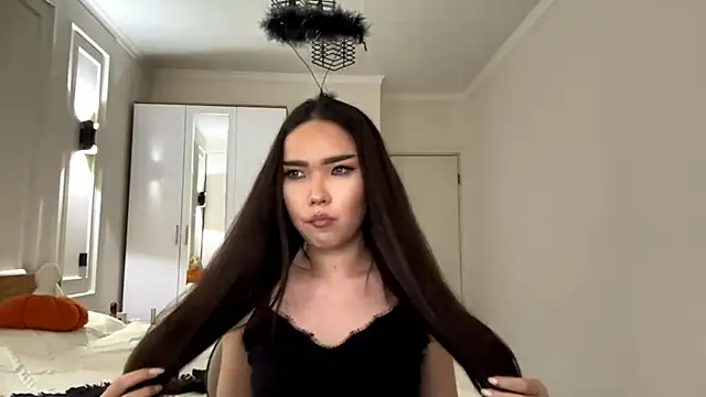 MardellHeavrin online show from May 9, 1:46 pm