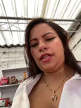 MIA ROSSEEE online show from May 14, 4:46 pm