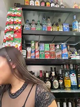 MIA ROSSEEE online show from May 4, 1:59 pm