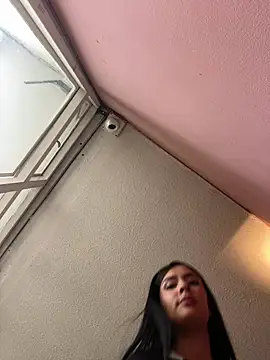 AlanaMartinez Pink online show from April 29, 9:31 pm